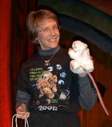 Joyce Howard receives the Mouse Award