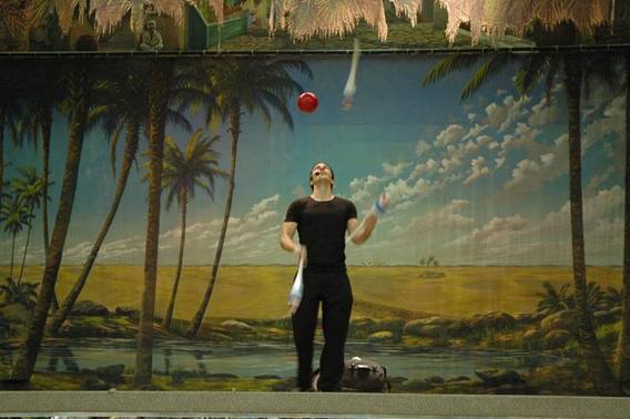 John Nations entertains the crowd while the judges deliberate.